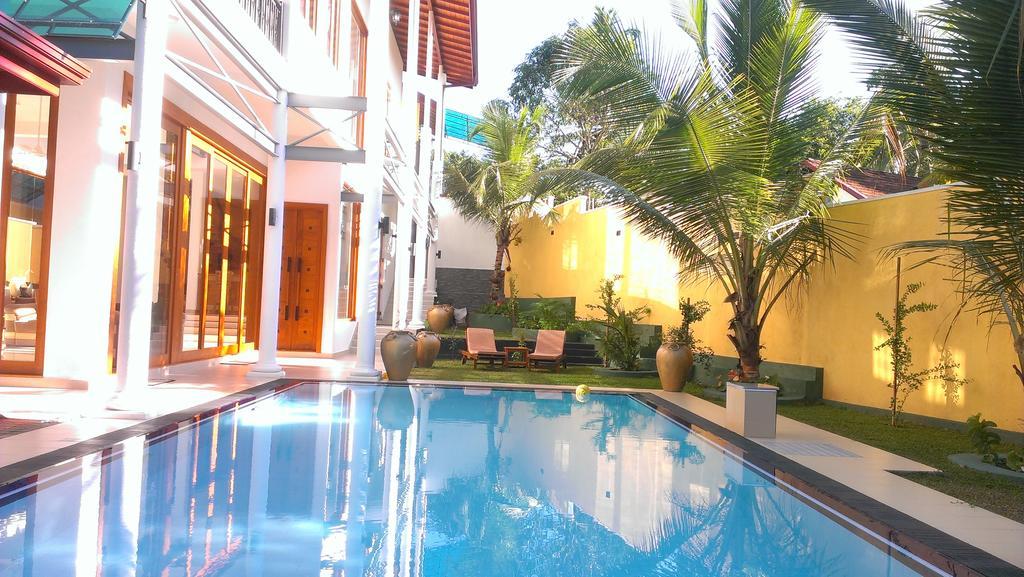 White Palace Gampaha Exterior photo